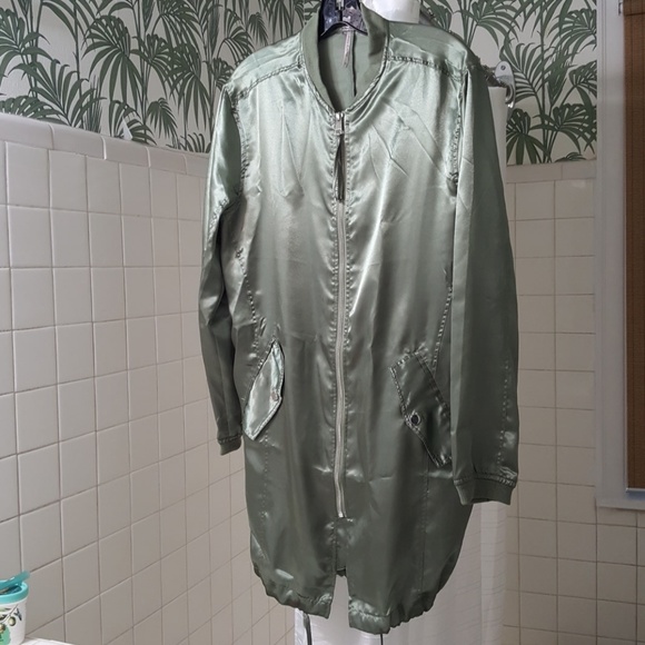 🔥SALE🔥 Utility Jacket - Picture 2 of 8